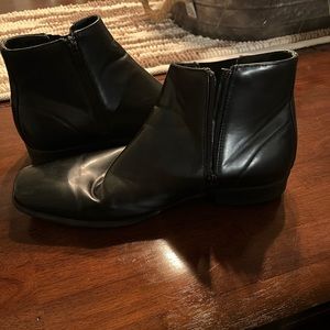 Kenneth Cole Boots
